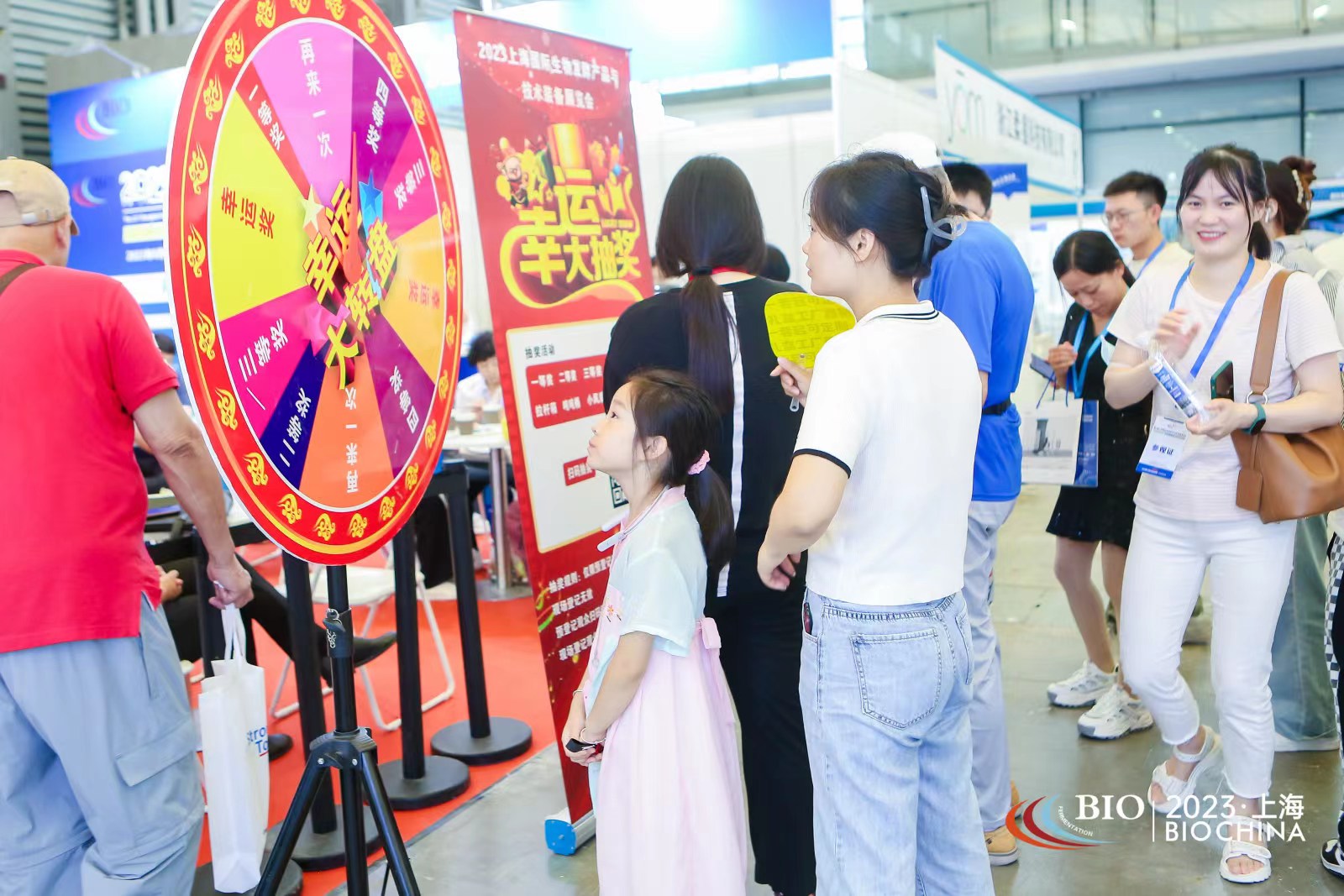 預(yù)報(bào)名客戶，禮品免費(fèi)送，現(xiàn)場抽獎(jiǎng)活動(dòng)